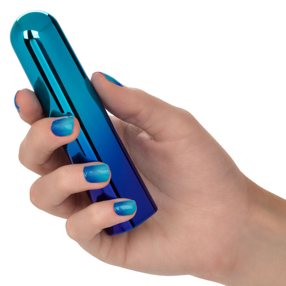 Glam Vibe - 10 fiercely powerful high-intensity vibration modes through a straight shaft in a metallic ombre finish. Blue 3